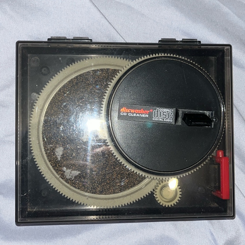 Vintage diskwasher compact disc cleaner